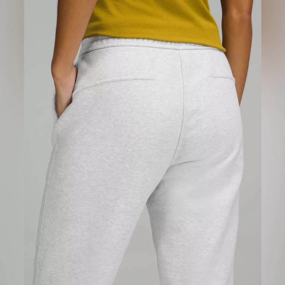 Lululemon Athletica Loungeful High-Rise Cropped Jogger - Picture 2 of 7
